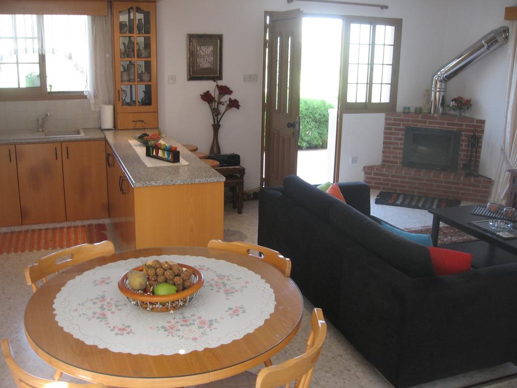Zena Holiday Villa ピッソウリ 部屋 写真