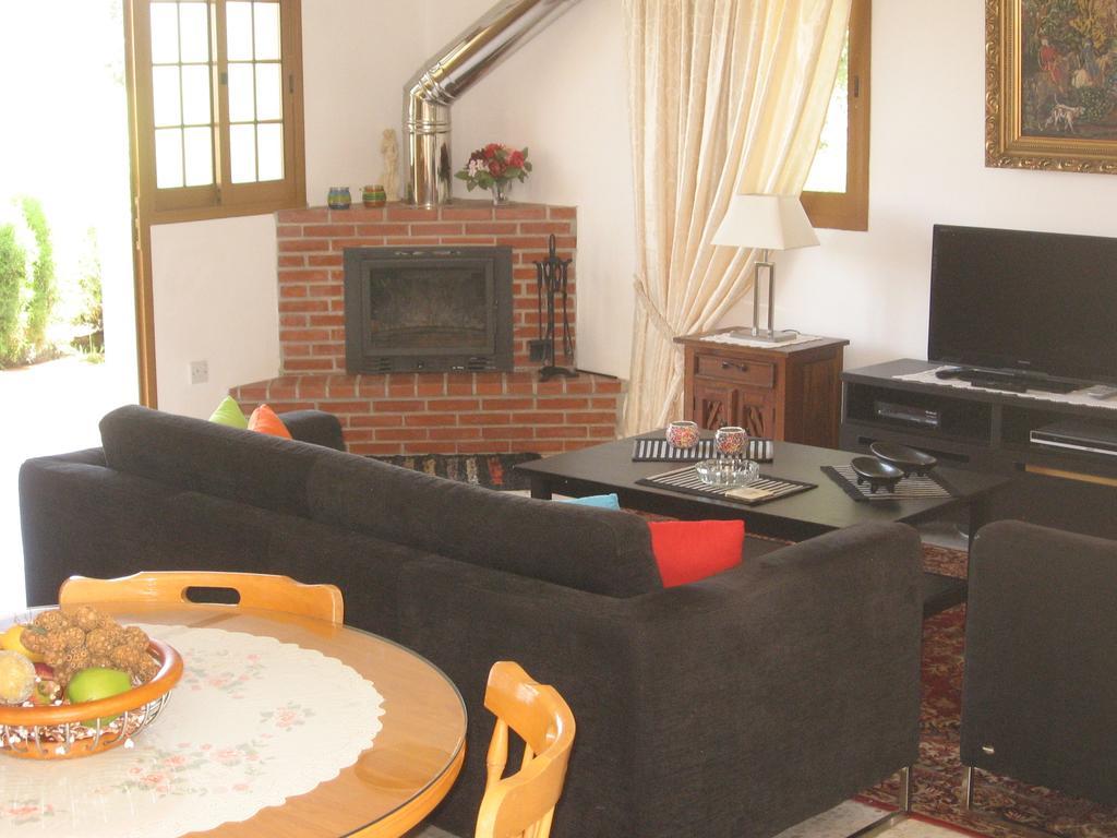 Zena Holiday Villa ピッソウリ 部屋 写真