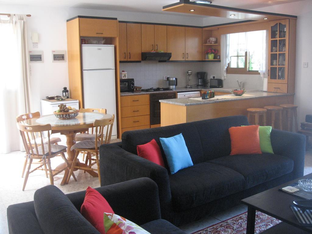 Zena Holiday Villa ピッソウリ 部屋 写真