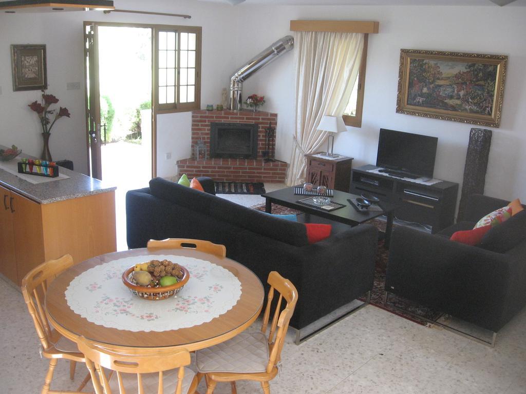 Zena Holiday Villa ピッソウリ 部屋 写真