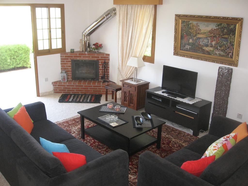 Zena Holiday Villa ピッソウリ 部屋 写真