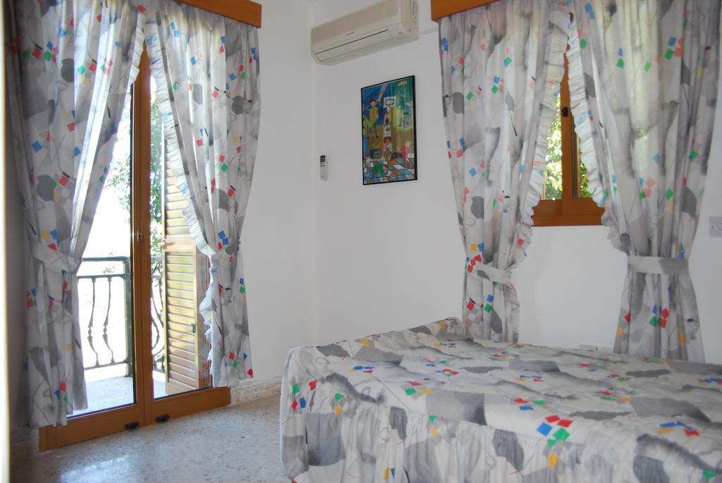 Zena Holiday Villa ピッソウリ 部屋 写真